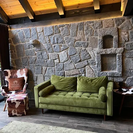 Vanak Stone Chalet *